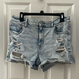 American Eagle - super stretch, distressed denim shorts - size 16